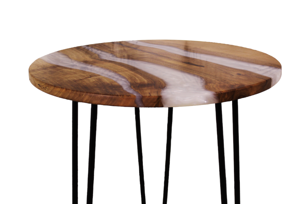 Thalya - Table en bois et résine époxy